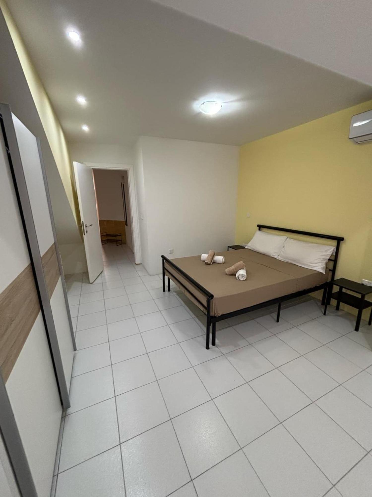 1 Bedroom In The Heart Of St Julians Apartment